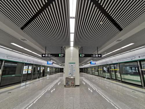郑州地铁5号线格力中央空调安装案例.png